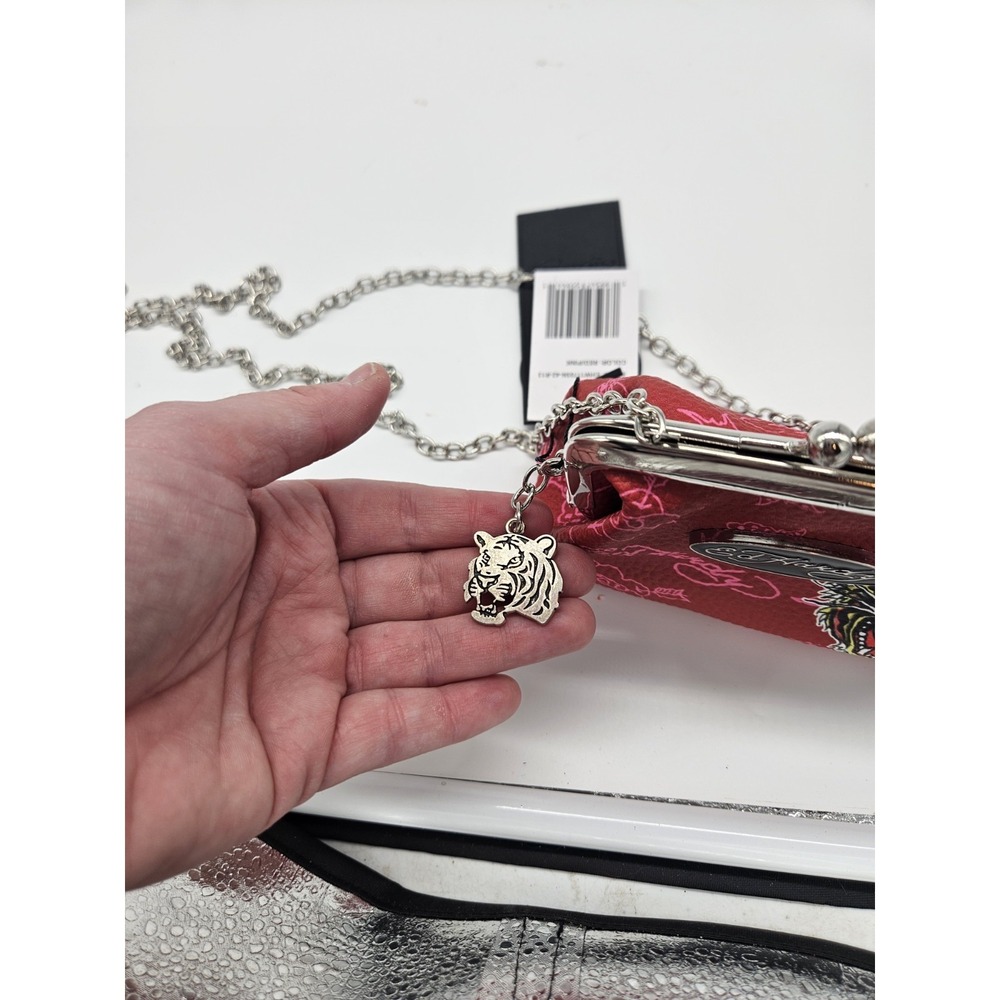 ED HARDY Debossed Red Coin Bag Faux Leather w/kiss-lock closure Crossbody Chain - Picture 4 of 6
